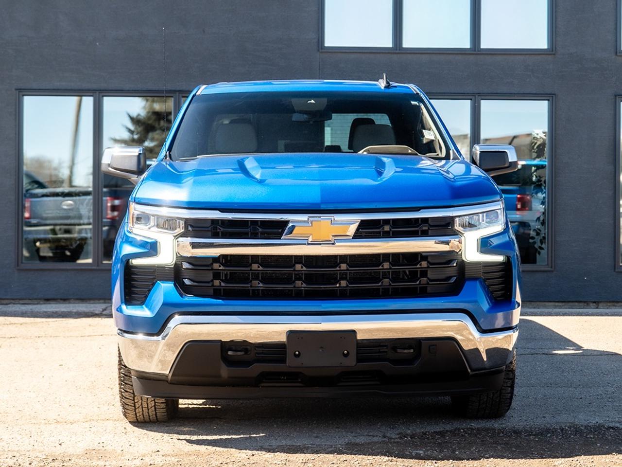 2023 Chevrolet Silverado 1500 LT Photo2