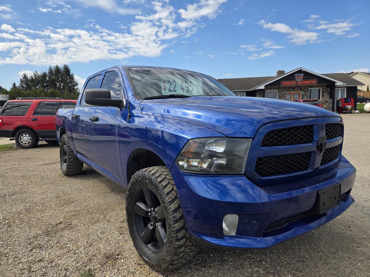 2019 RAM 1500 Classic EXPRESS Photo3