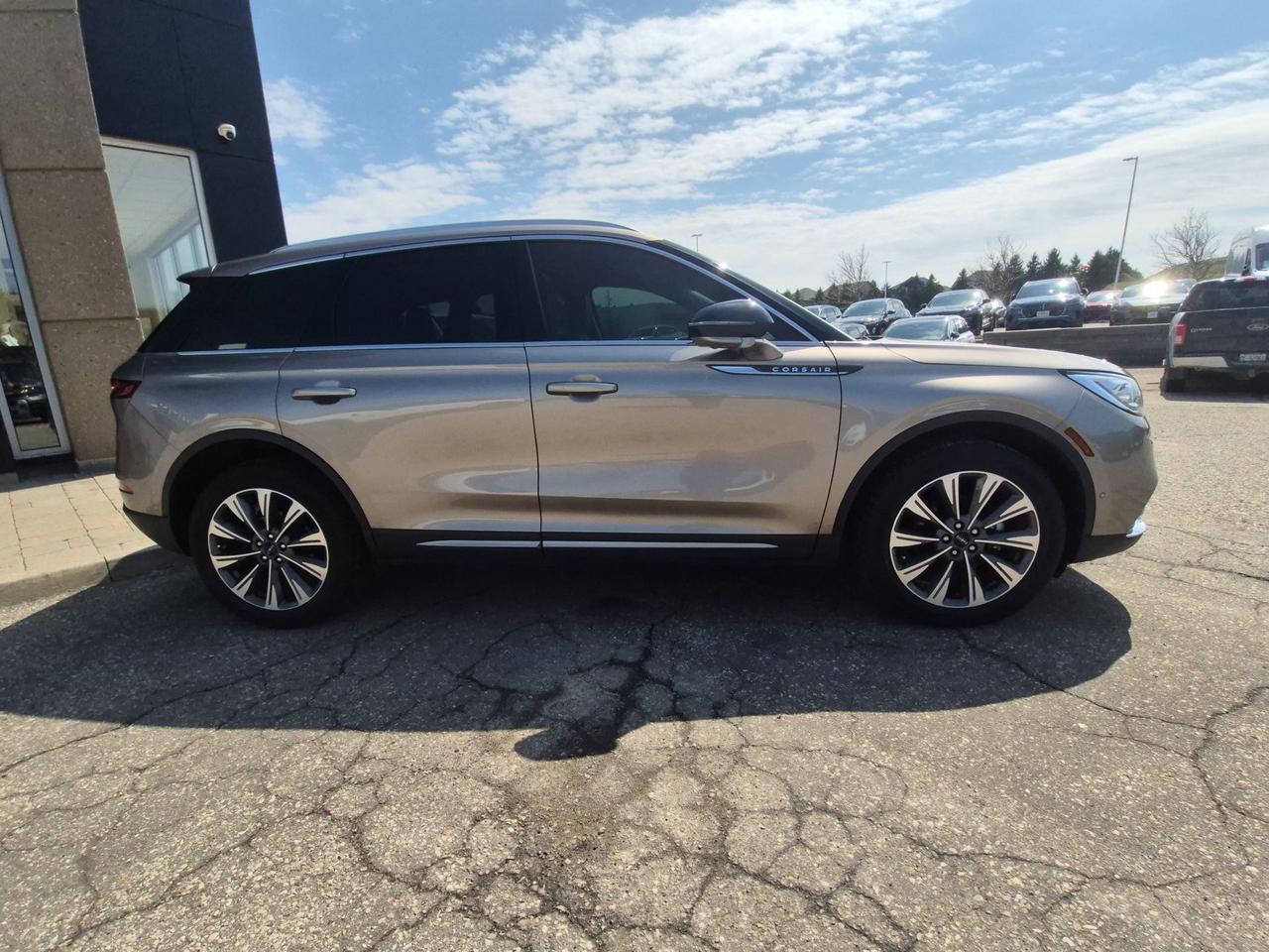 2020 Lincoln Corsair RESERVE, HEATED STEERING WHEEL, TECH PACKAGE! Photo1