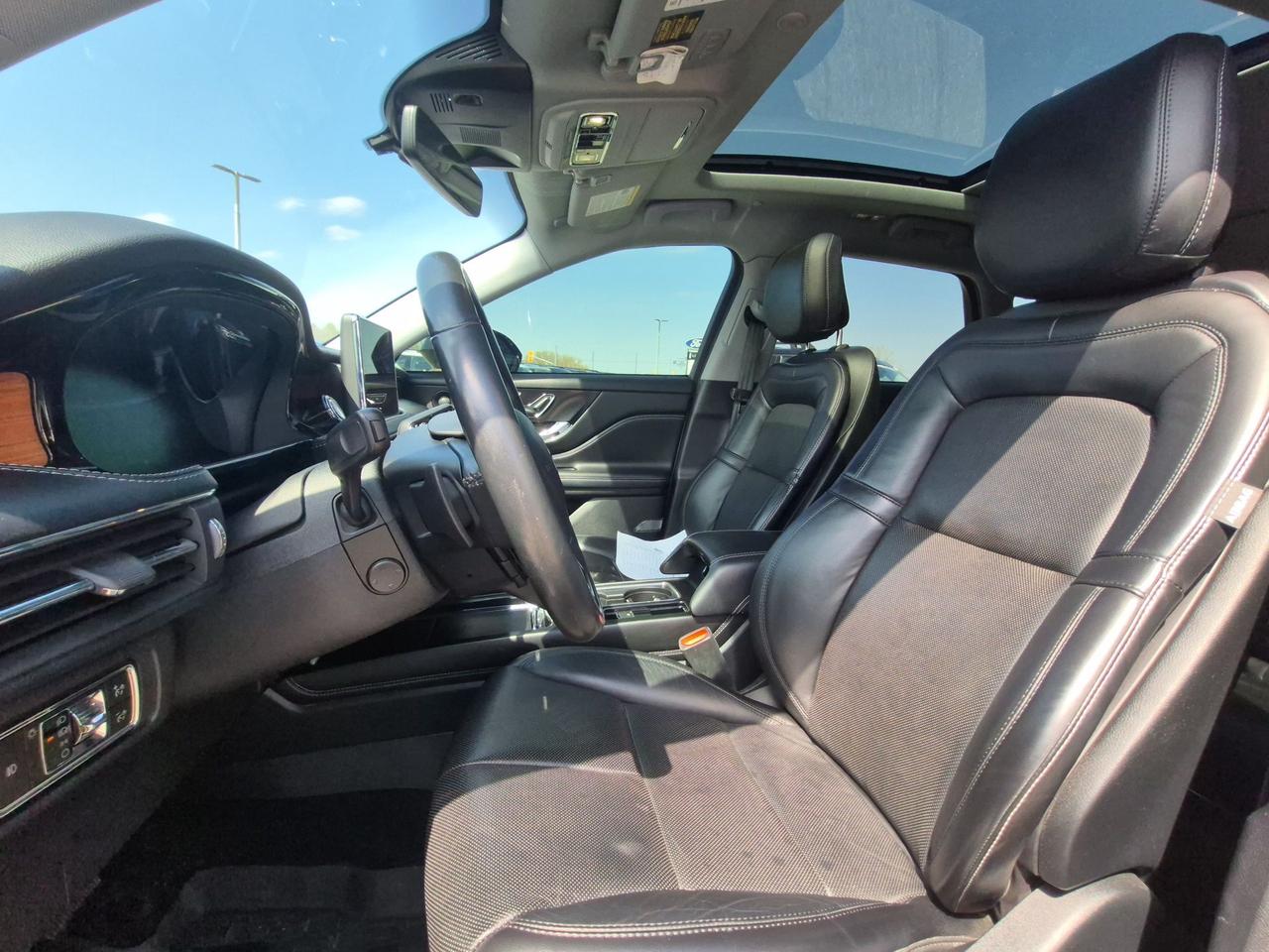 2020 Lincoln Corsair RESERVE, HEATED STEERING WHEEL, TECH PACKAGE! Photo