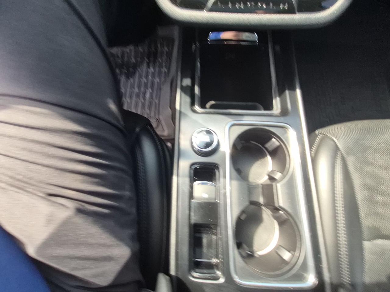 2020 Lincoln Corsair RESERVE, HEATED STEERING WHEEL, TECH PACKAGE! Photo