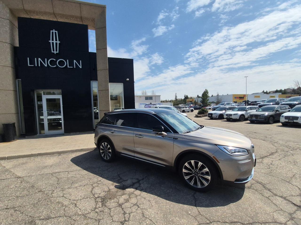 2020 Lincoln Corsair RESERVE, HEATED STEERING WHEEL, TECH PACKAGE! Photo0