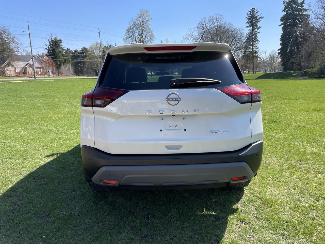2023 Nissan Rogue SV Moonroof AWD *One Owner Photo4