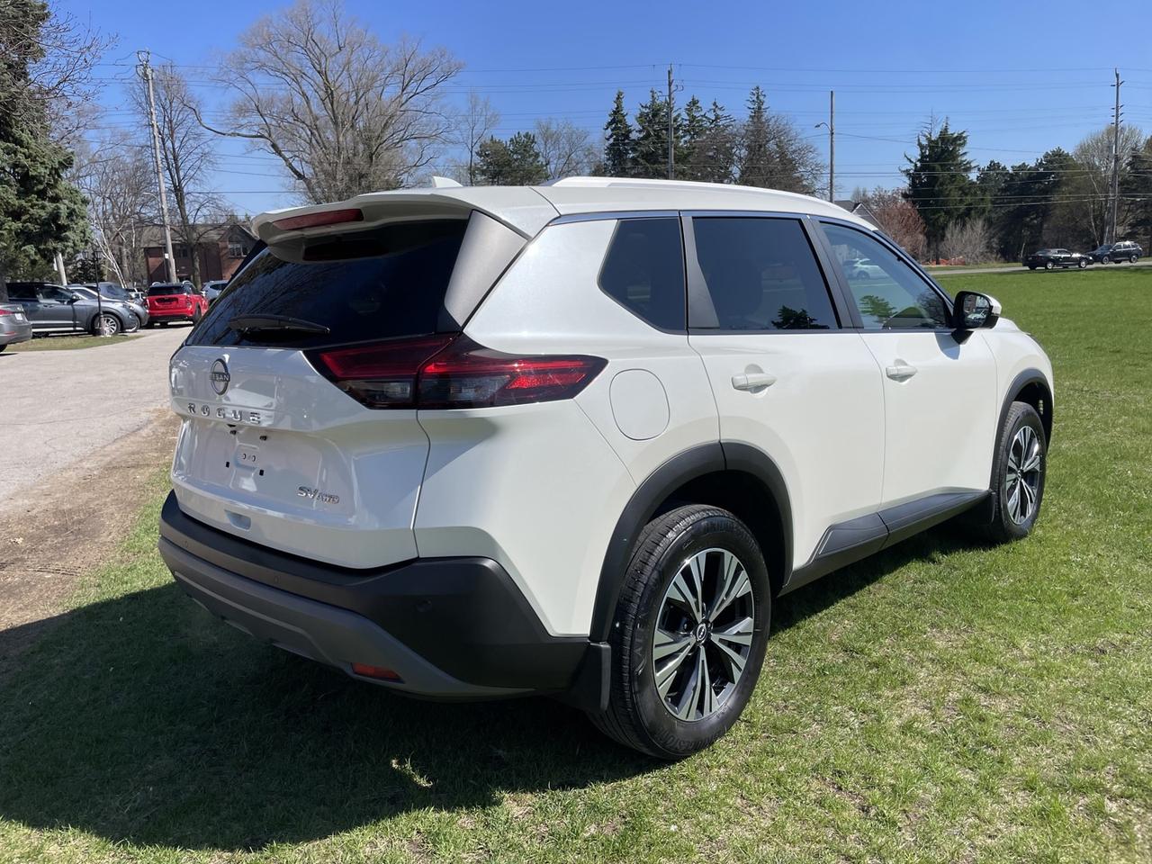 2023 Nissan Rogue SV Moonroof AWD *One Owner Photo