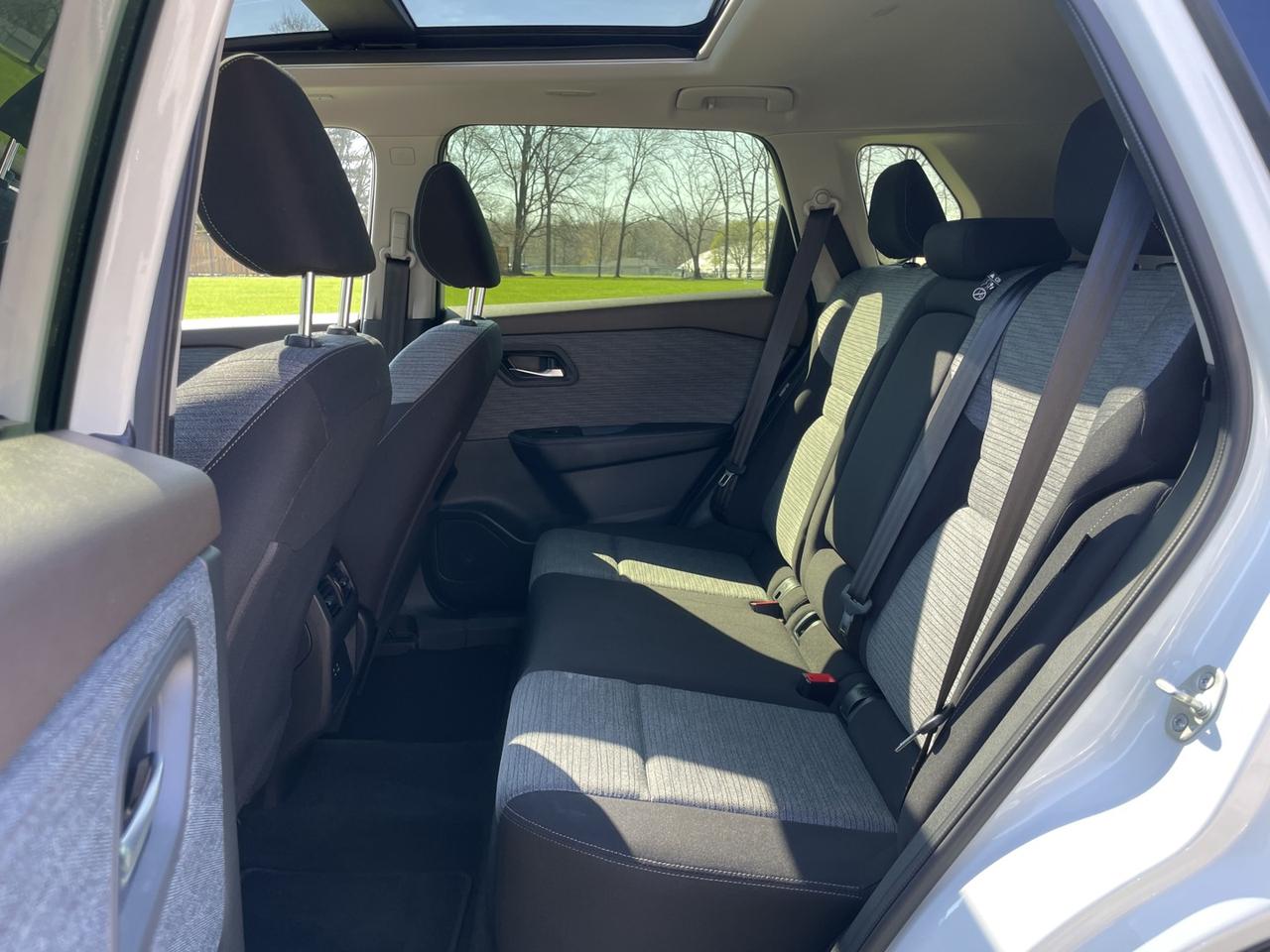2023 Nissan Rogue SV Moonroof AWD *One Owner Photo
