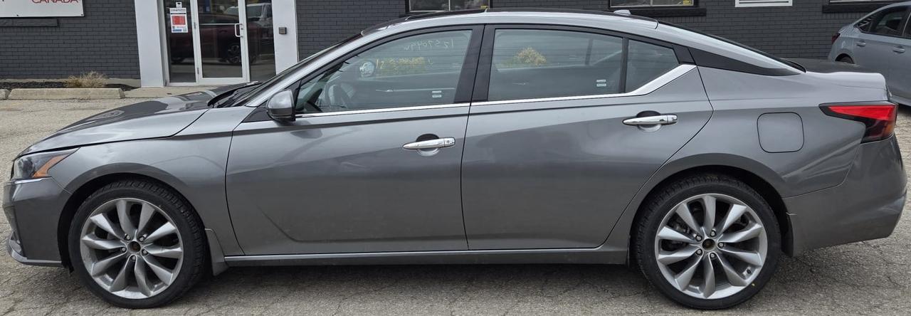 2023 Nissan Altima PLATINUM / NO ACCIDENTS / AWD / LEATHER /ROOF/NAV Photo
