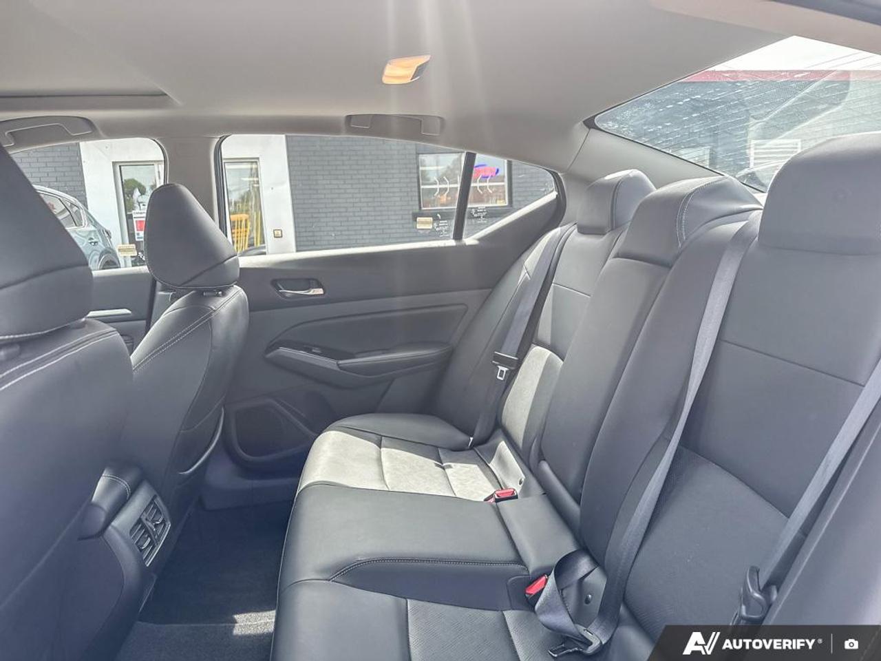 2023 Nissan Altima PLATINUM / NO ACCIDENTS / AWD / LEATHER /ROOF/NAV Photo