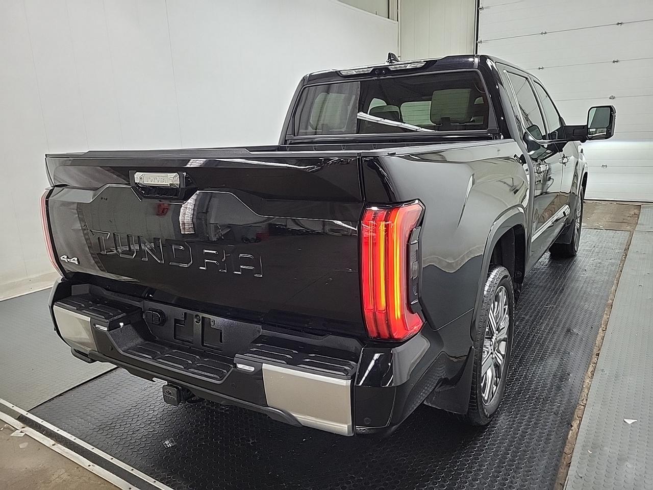 2022 Toyota Tundra Capstone Hybrid |CREW CAB|PANO|LEATHER SEATS|CAM| Photo