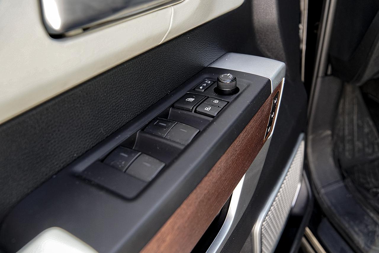 2022 Toyota Tundra Capstone Hybrid |CREW CAB|PANO|LEATHER SEATS|CAM| Photo