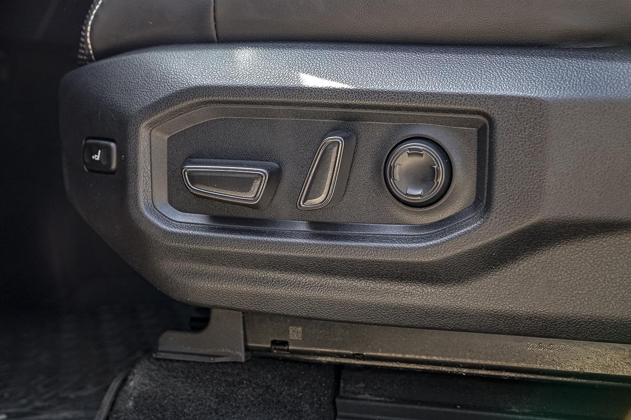 2022 Toyota Tundra Capstone Hybrid |CREW CAB|PANO|LEATHER SEATS|CAM| Photo