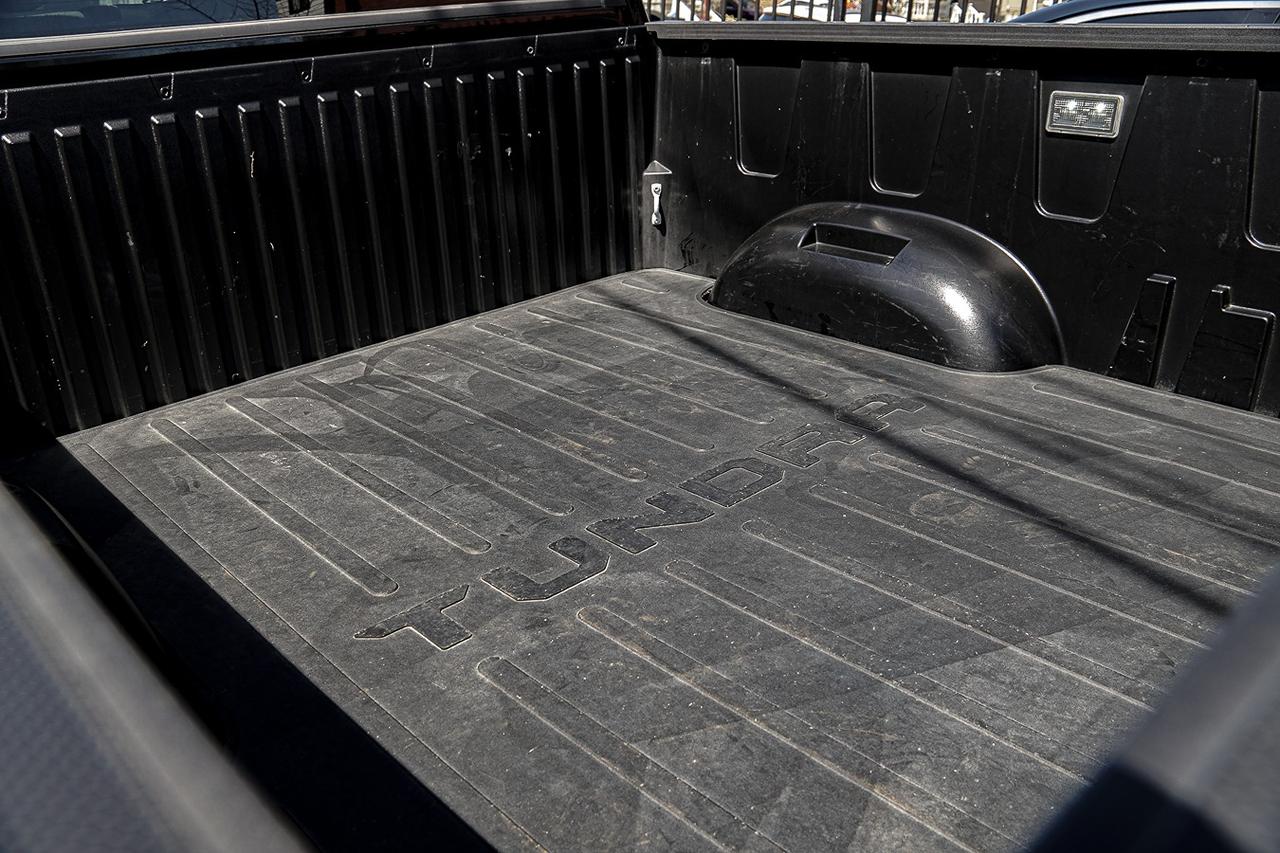 2022 Toyota Tundra Capstone Hybrid |CREW CAB|PANO|LEATHER SEATS|CAM| Photo