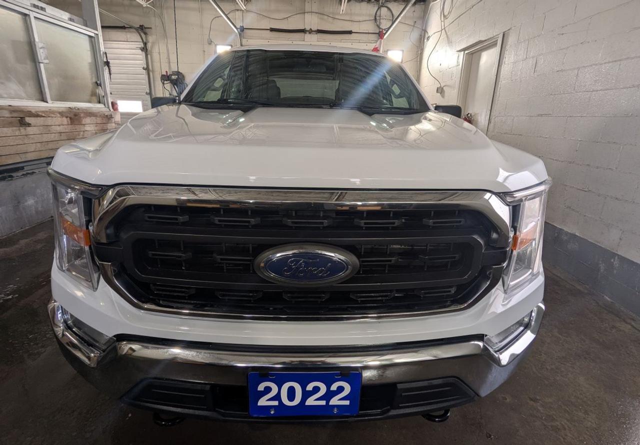 2022 Ford F-150 XLT WITH NEW TIRES!! Photo2