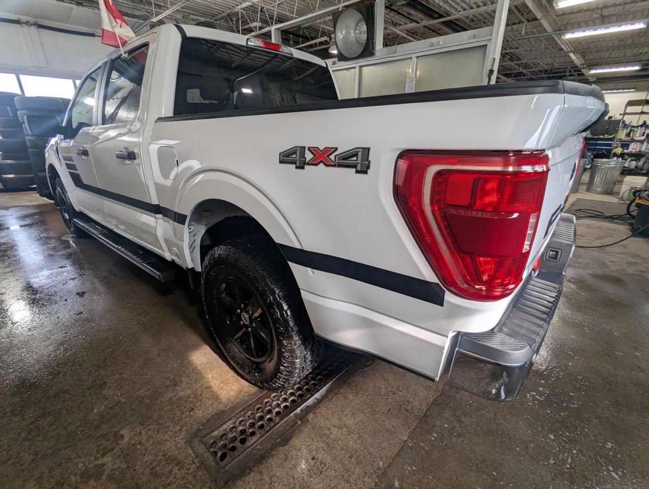 2022 Ford F-150 XLT WITH NEW TIRES!! Photo3