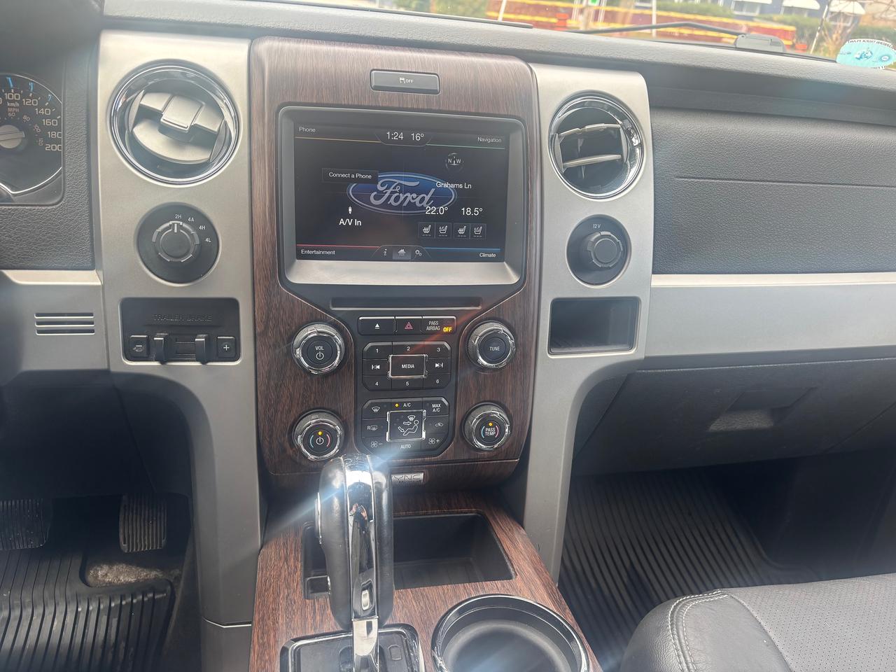 2014 Ford F-150 Lariat Photo