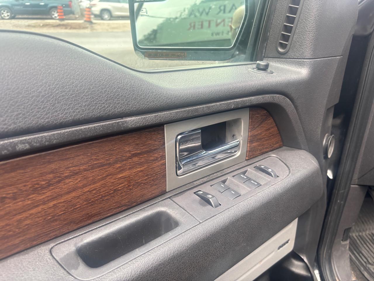 2014 Ford F-150 Lariat Photo