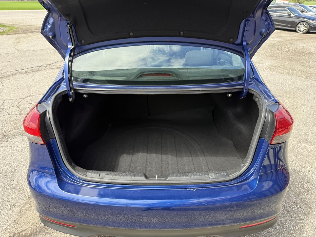 2017 Kia Forte LX | Accident Free | Bluetooth Photo4