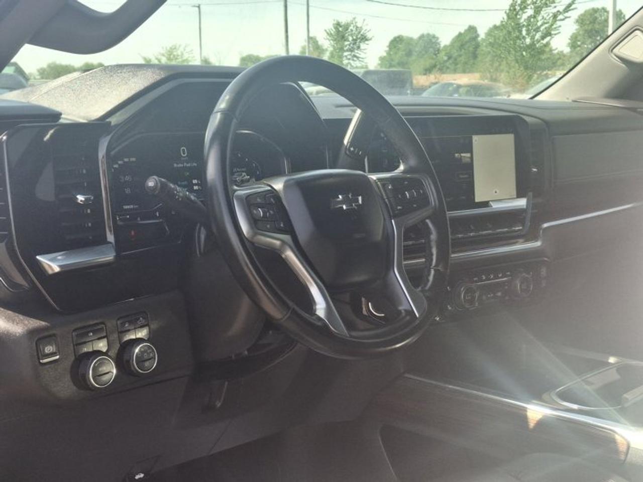 2024 Chevrolet Silverado 2500 HD LT Crew 4X4 | Diesel | Z71 Sport | Leather | Sunroof | 360 Camera | Heated Wheel + Seats | and More! Photo