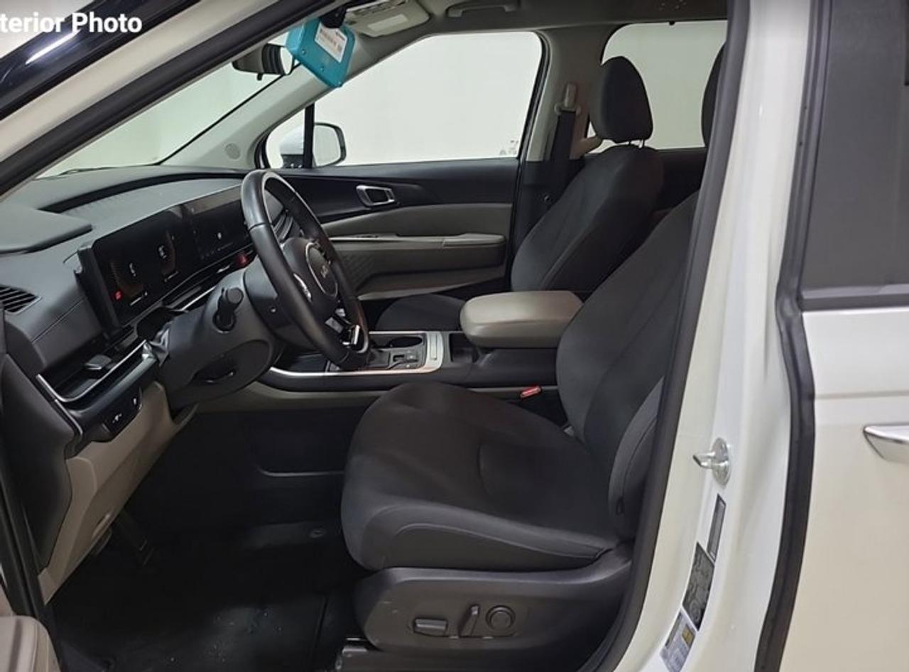 2025 Kia Carnival LX+ | Power Hatch + Sliding Doors | Smart Cruise | Power Seat | Heated Wheel + Seats | and More ! Photo2