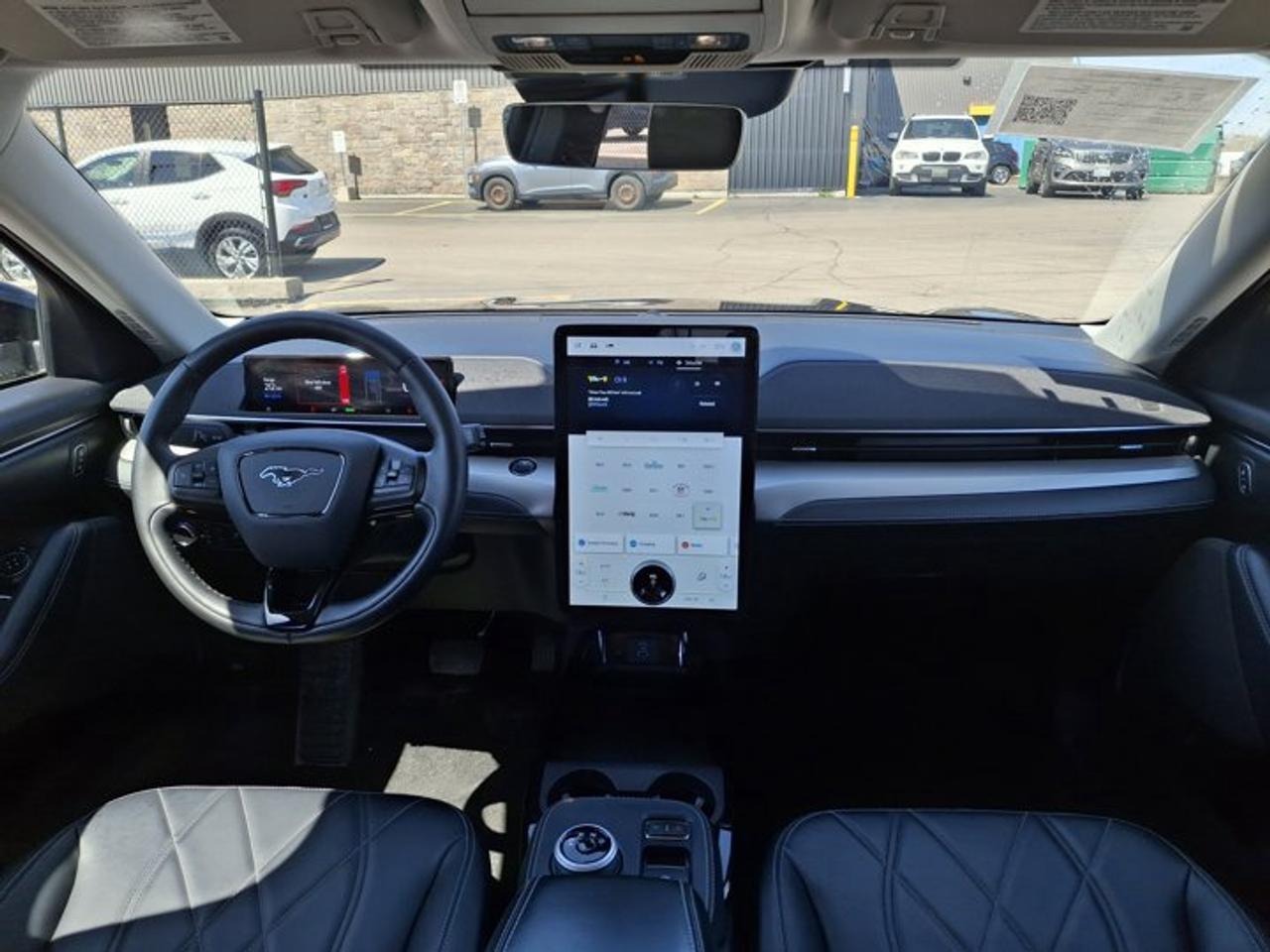 2022 Ford Mustang Mach-E Select | Leather | Power Seat | CarPlay + Android | Rear Camera | and More ! Photo4