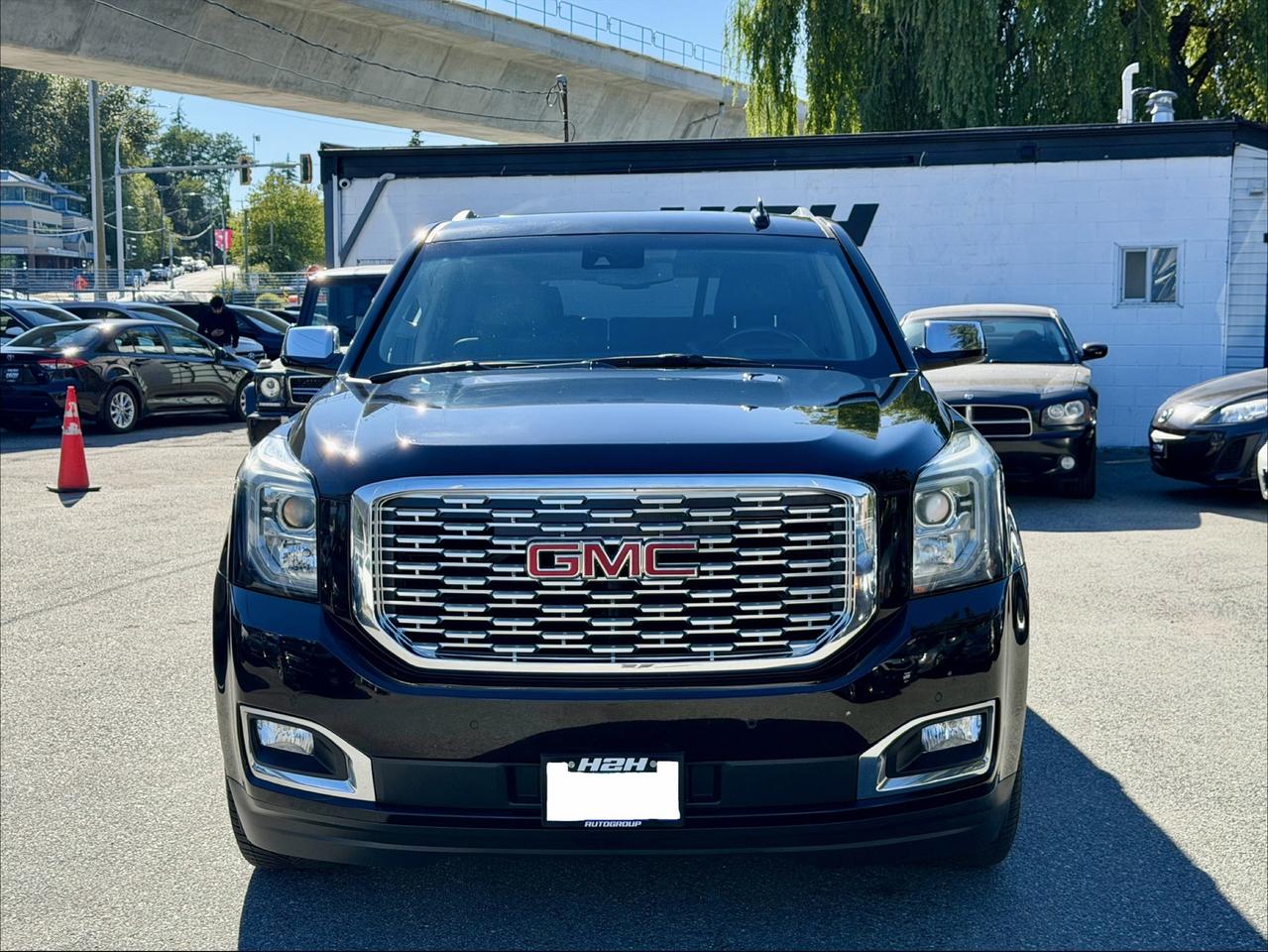 2019 GMC Yukon DENALI FINANCING AVAILABLE Photo1