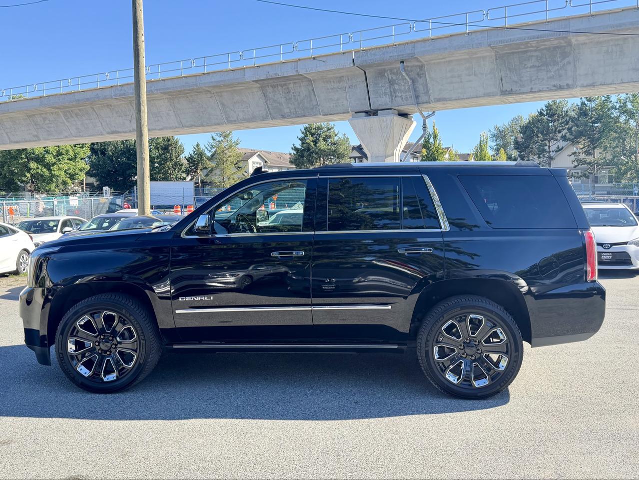 2019 GMC Yukon DENALI FINANCING AVAILABLE Photo7