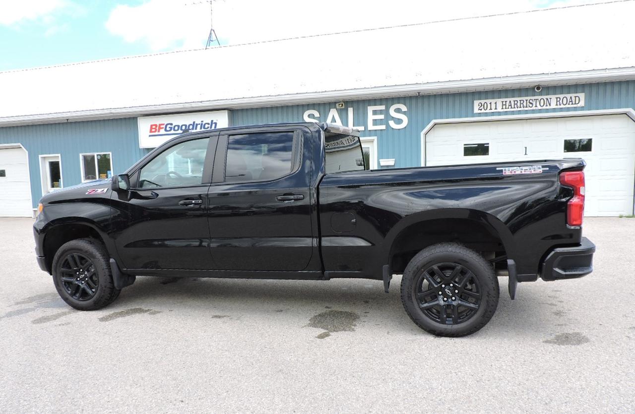 2024 Chevrolet Silverado 1500 LT/ Trail Boss 6.2L 4X4 Z71 Only 56000 KMS Photo
