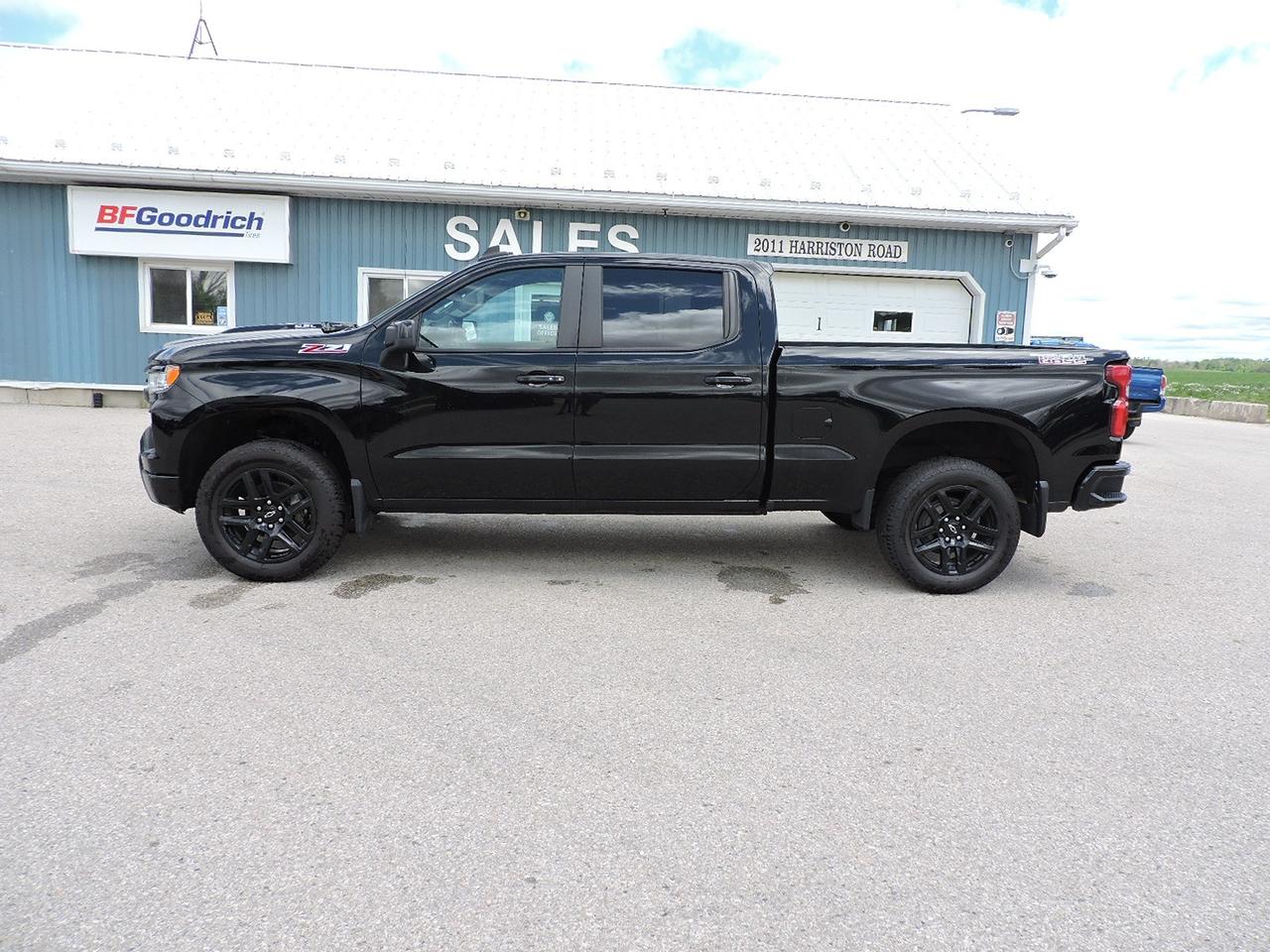2024 Chevrolet Silverado 1500 LT/ Trail Boss 6.2L 4X4 Z71 Only 56000 KMS Photo