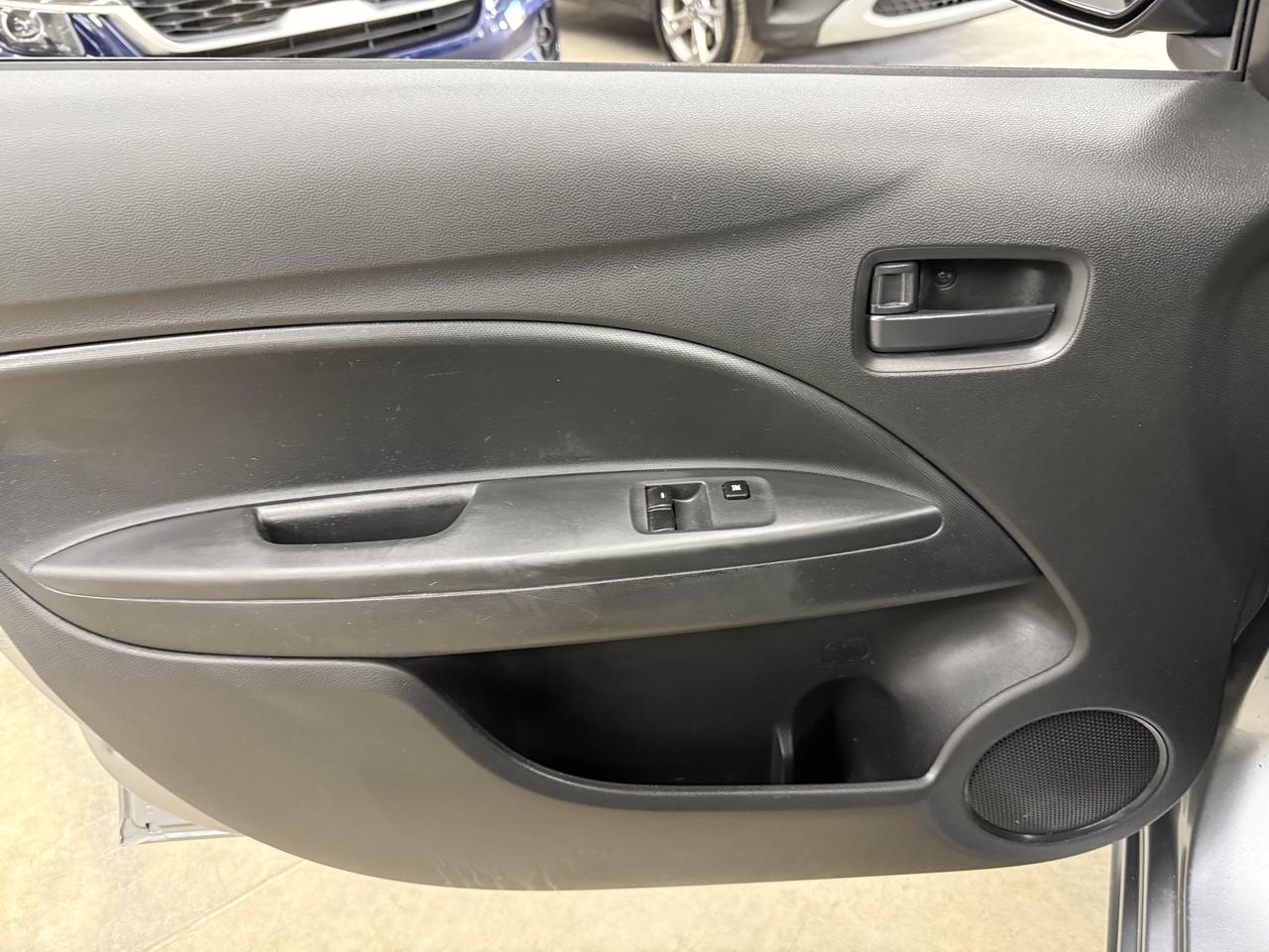 2022 Mitsubishi Mirage ES Photo