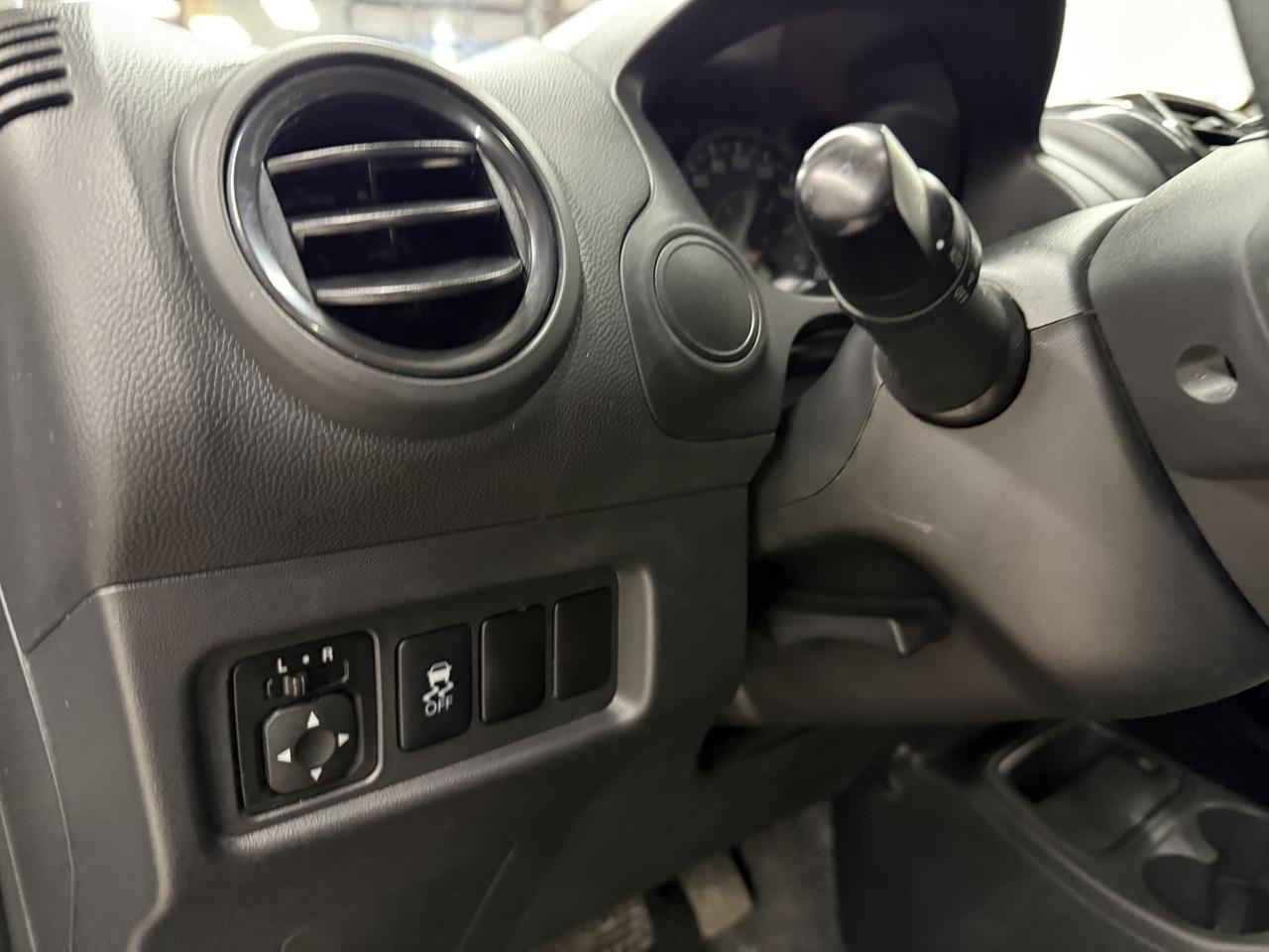 2022 Mitsubishi Mirage ES Photo