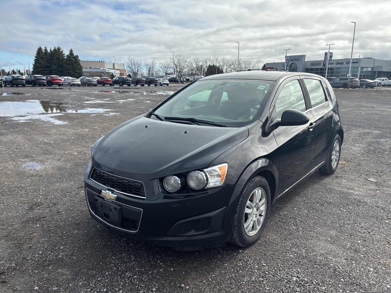 2016 Chevrolet Sonic 5dr HB LT Auto Photo2