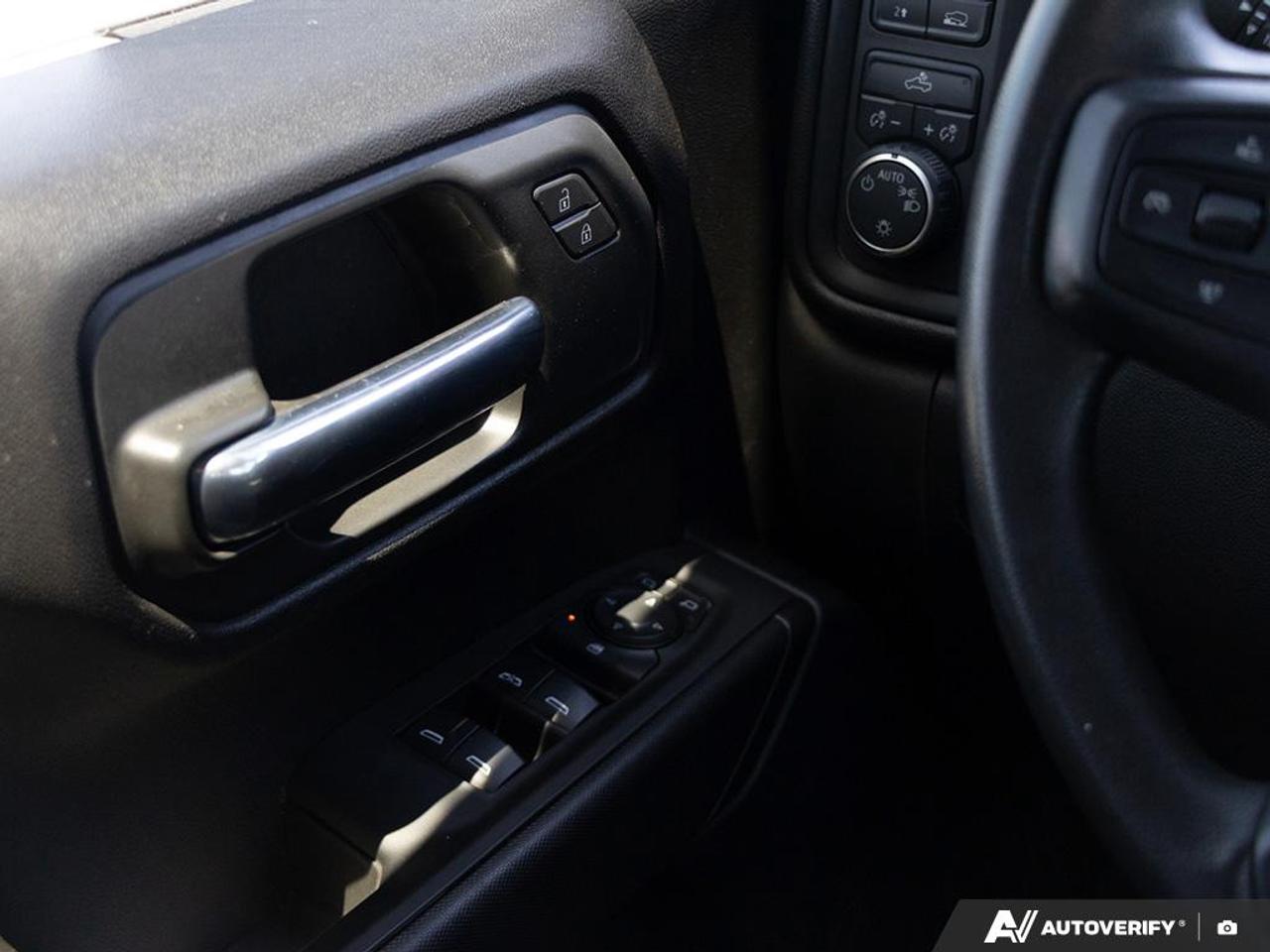 2023 Chevrolet Silverado 1500 Custom CONVENIENCE PACKAGE | CUSTOM VALUE PACKAGE | REMOT Photo