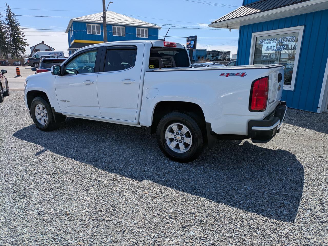 2017 Chevrolet Colorado 4WD Crew Cab 128.3" WT Photo2