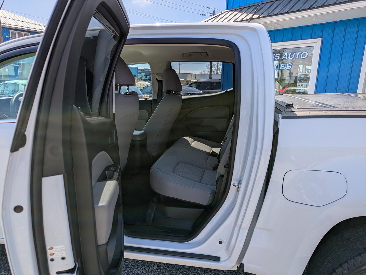 2017 Chevrolet Colorado 4WD Crew Cab 128.3" WT Photo