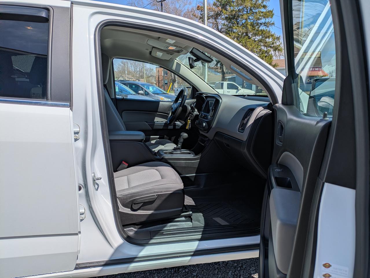 2017 Chevrolet Colorado 4WD Crew Cab 128.3" WT Photo