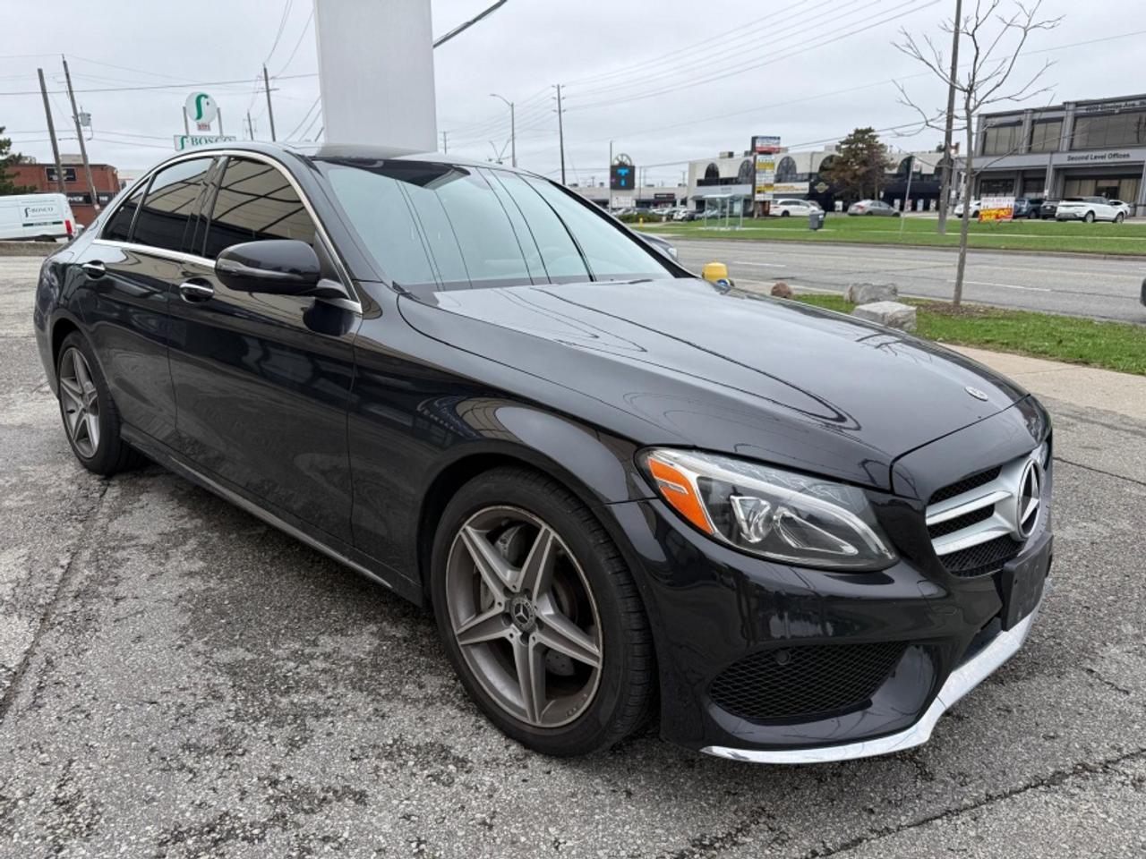 2018 Mercedes-Benz C-Class C 300 4MATIC/ LEATHER/ AMG RIMS/ SUNROOF MOONROOF/ Photo