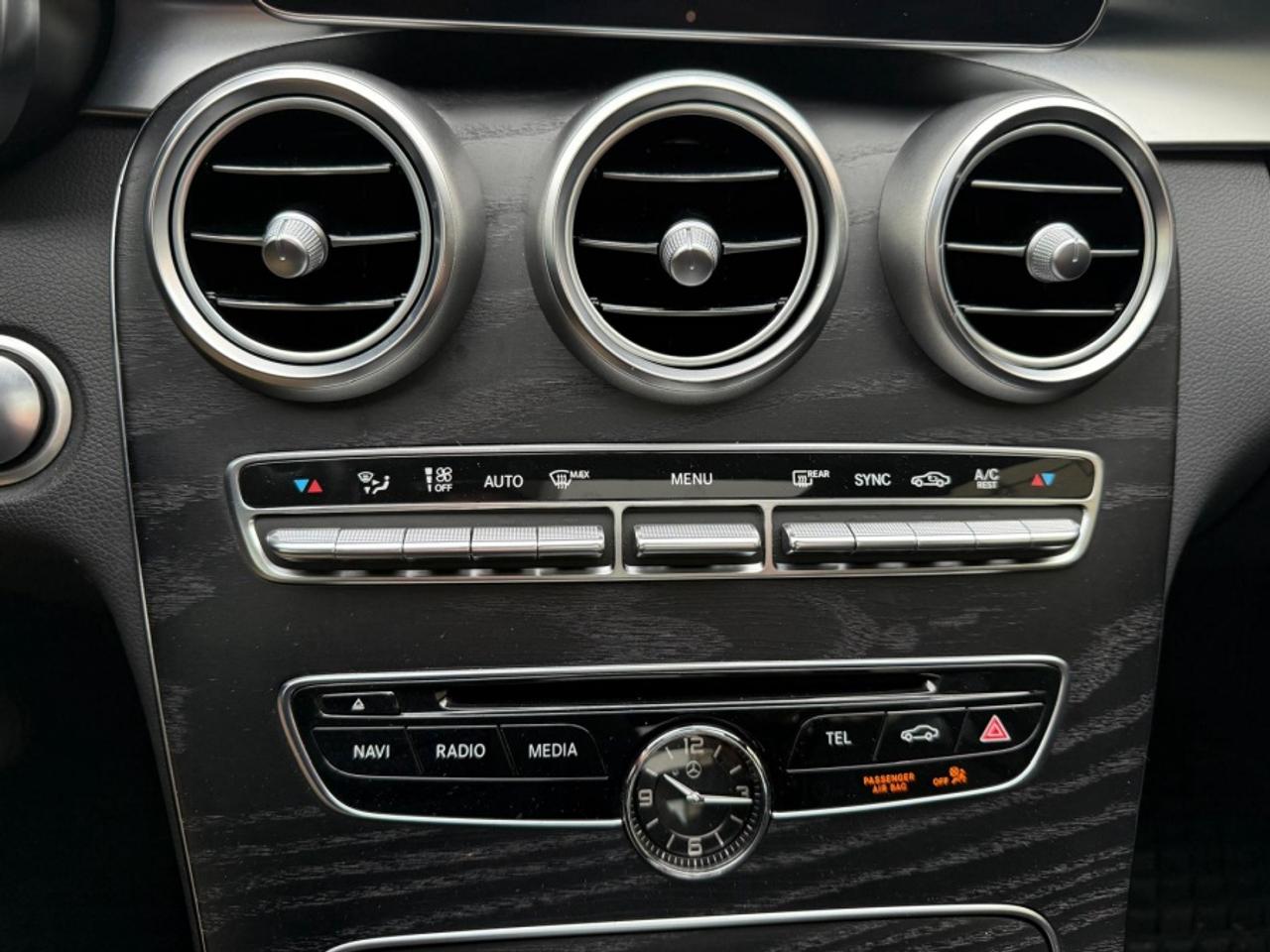 2018 Mercedes-Benz C-Class C 300 4MATIC/ LEATHER/ AMG RIMS/ SUNROOF MOONROOF/ Photo