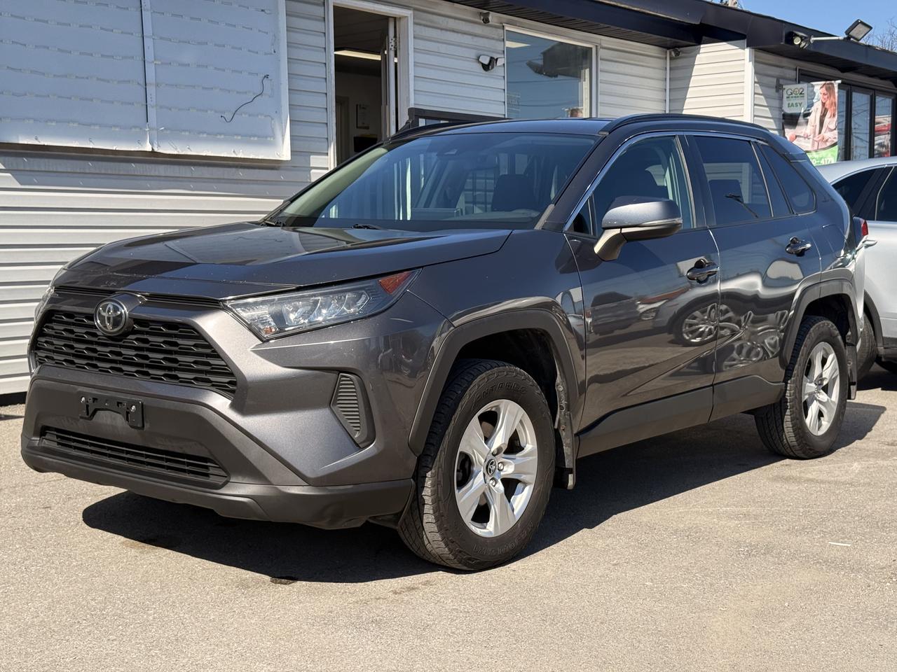 2019 Toyota RAV4 AWD LE *LOW KM* - Photo #1
