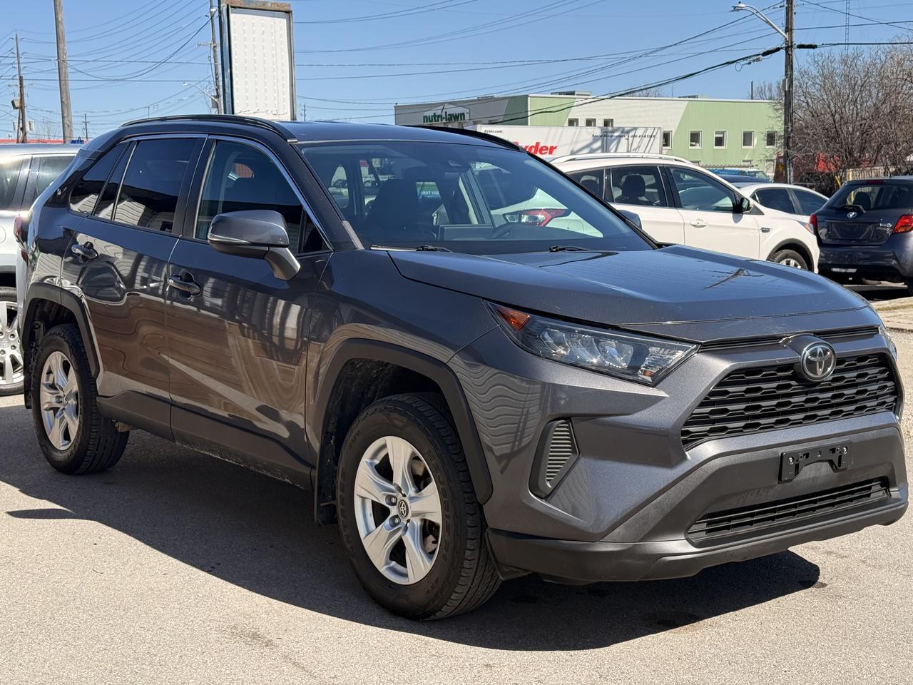 2019 Toyota RAV4 AWD LE *LOW KM* Photo2