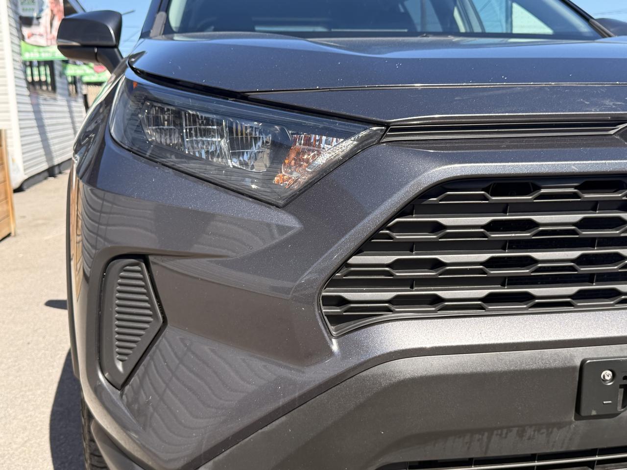 2019 Toyota RAV4 AWD LE *LOW KM* Photo