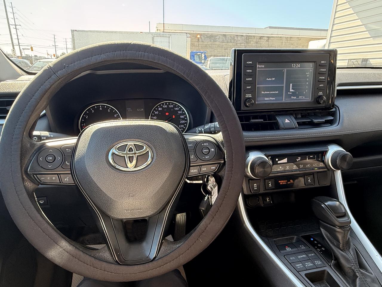 2019 Toyota RAV4 AWD LE *LOW KM* Photo