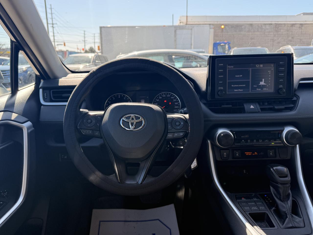 2019 Toyota RAV4 AWD LE *LOW KM* Photo