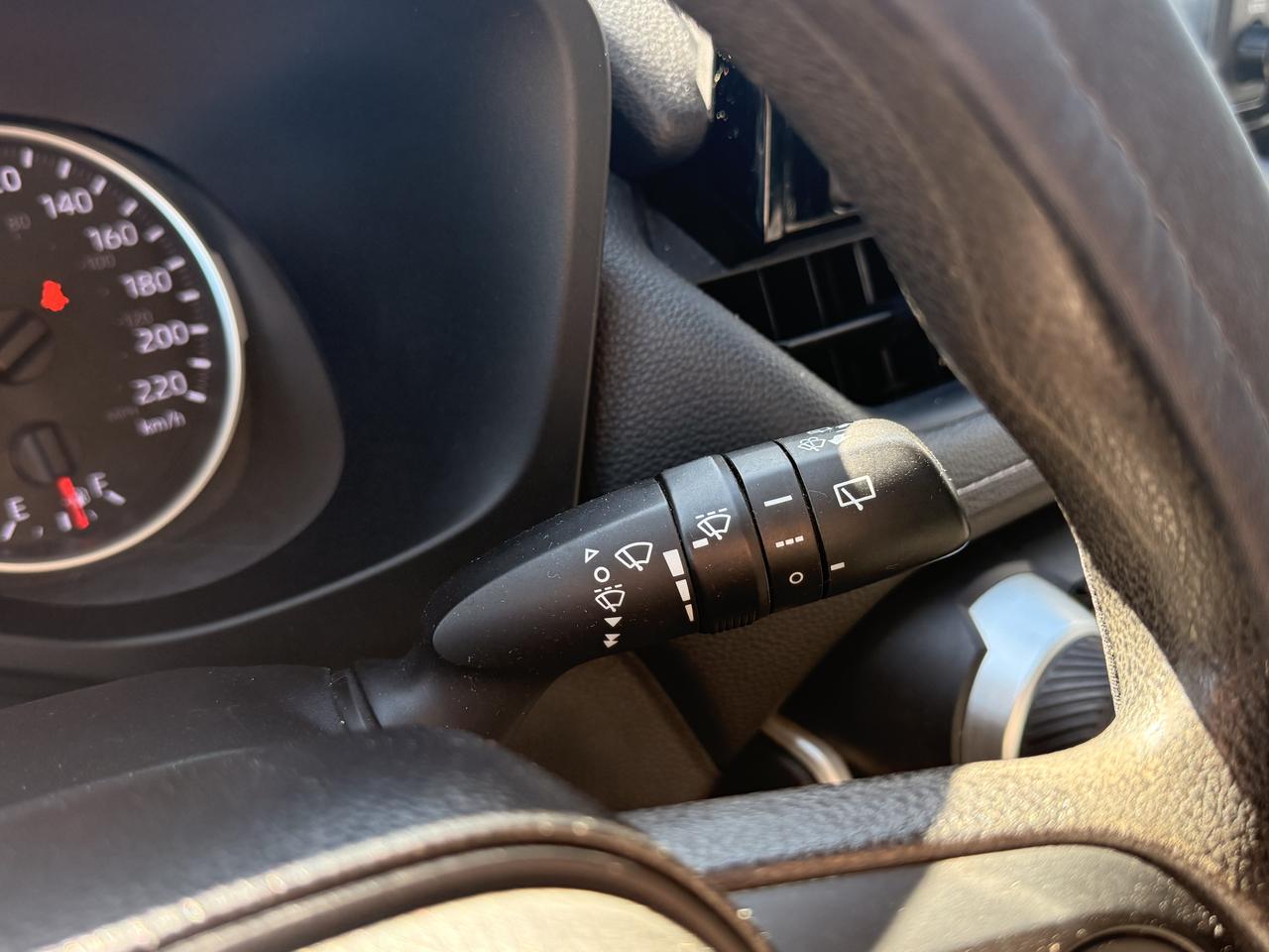 2019 Toyota RAV4 AWD LE *LOW KM* Photo