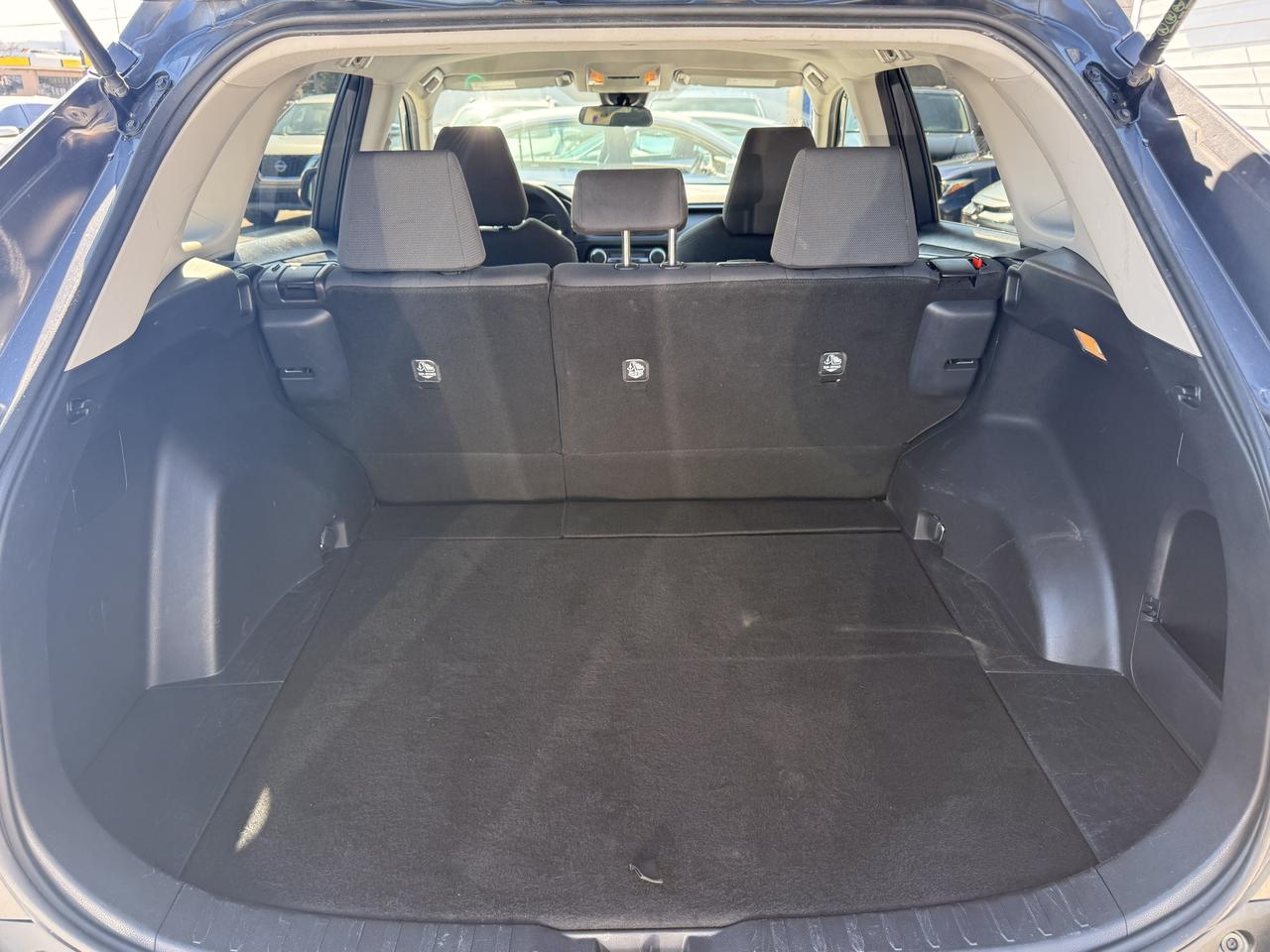 2019 Toyota RAV4 AWD LE *LOW KM* Photo