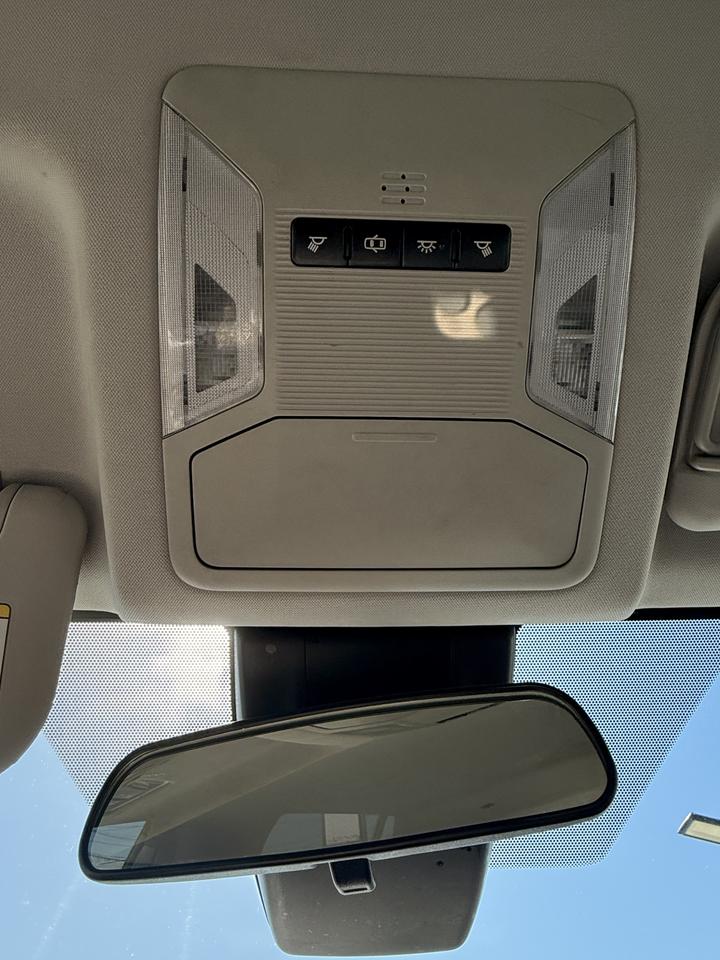 2019 Toyota RAV4 AWD LE *LOW KM* Photo