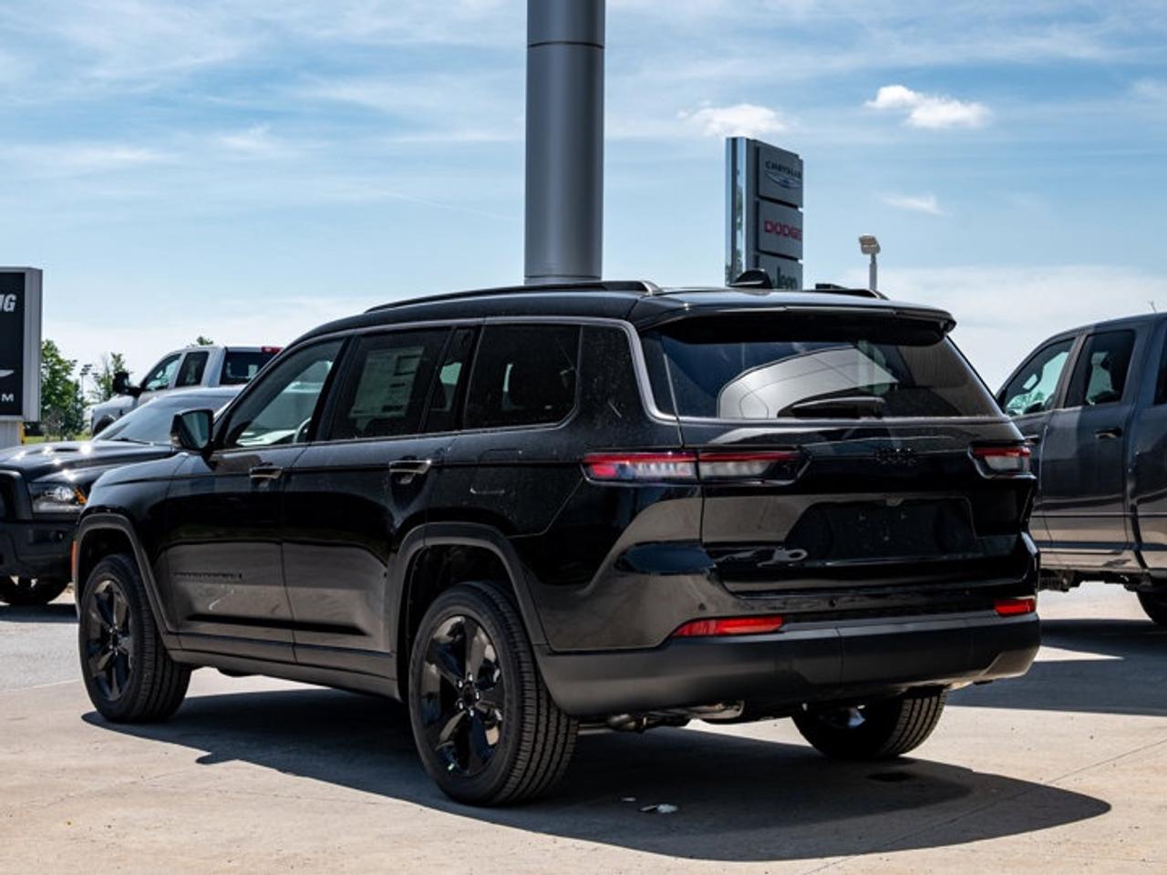 2026 Jeep Grand Cherokee L ALTITUDE Photo