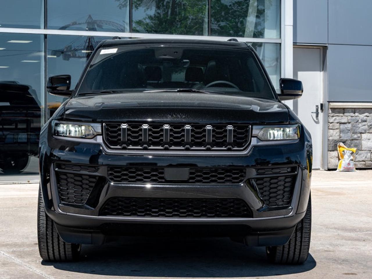 2026 Jeep Grand Cherokee L ALTITUDE Photo