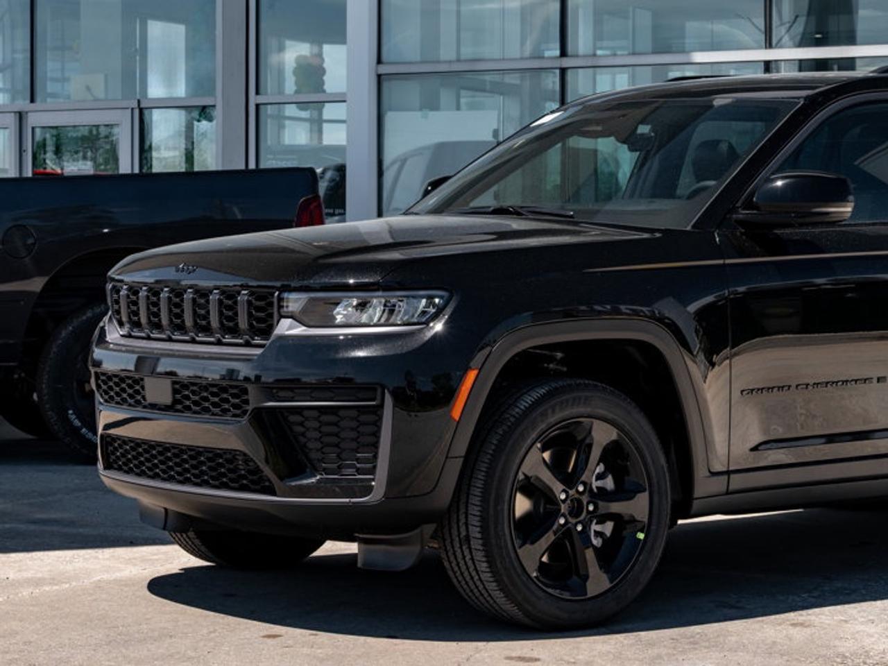 2026 Jeep Grand Cherokee L ALTITUDE Photo
