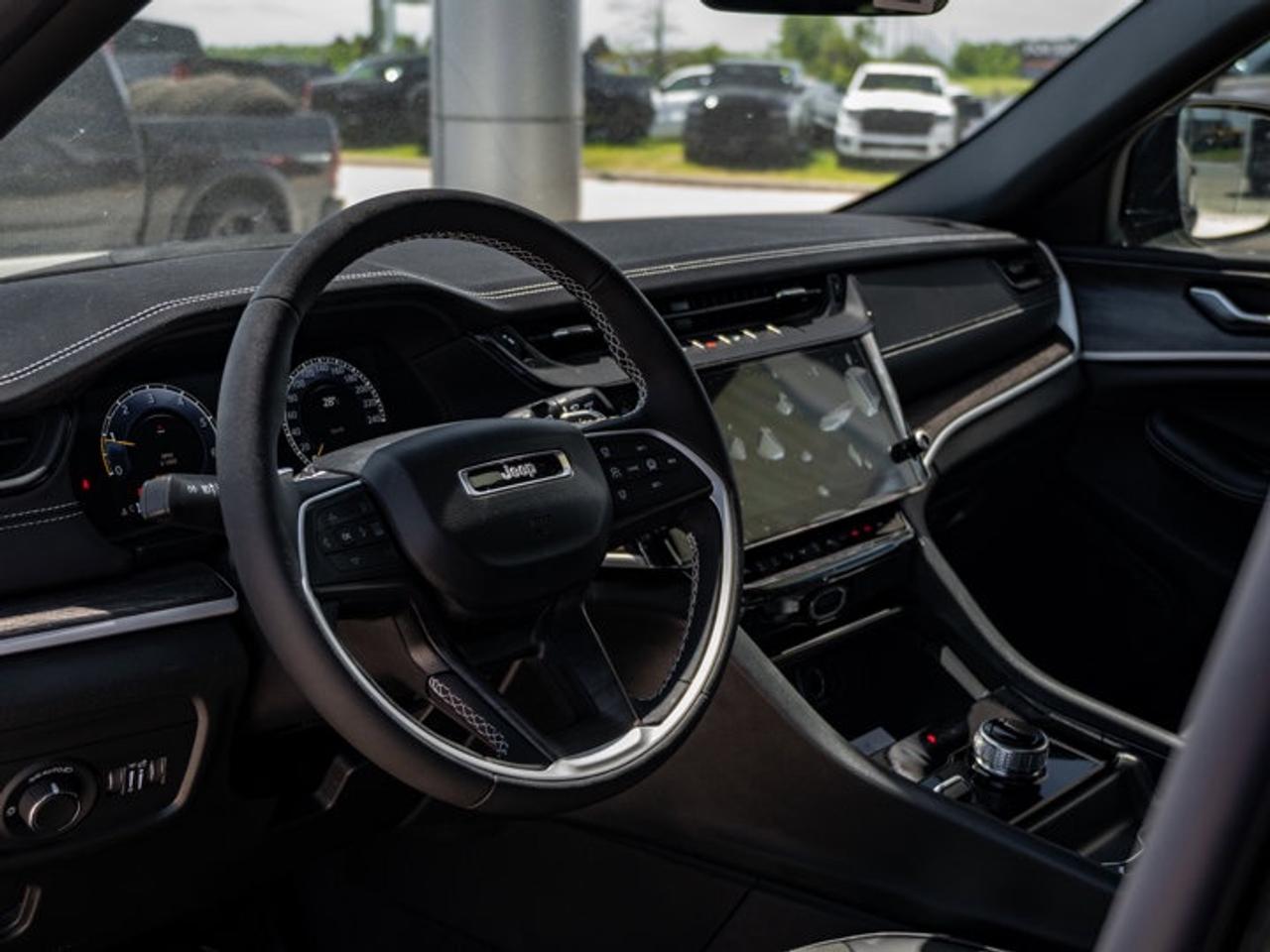 2026 Jeep Grand Cherokee L ALTITUDE Photo