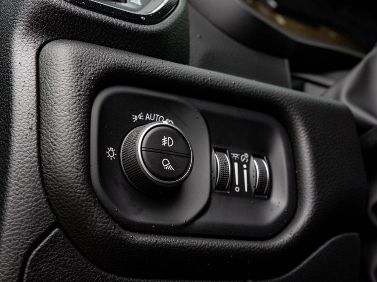 2026 RAM 1500 SPORT Photo