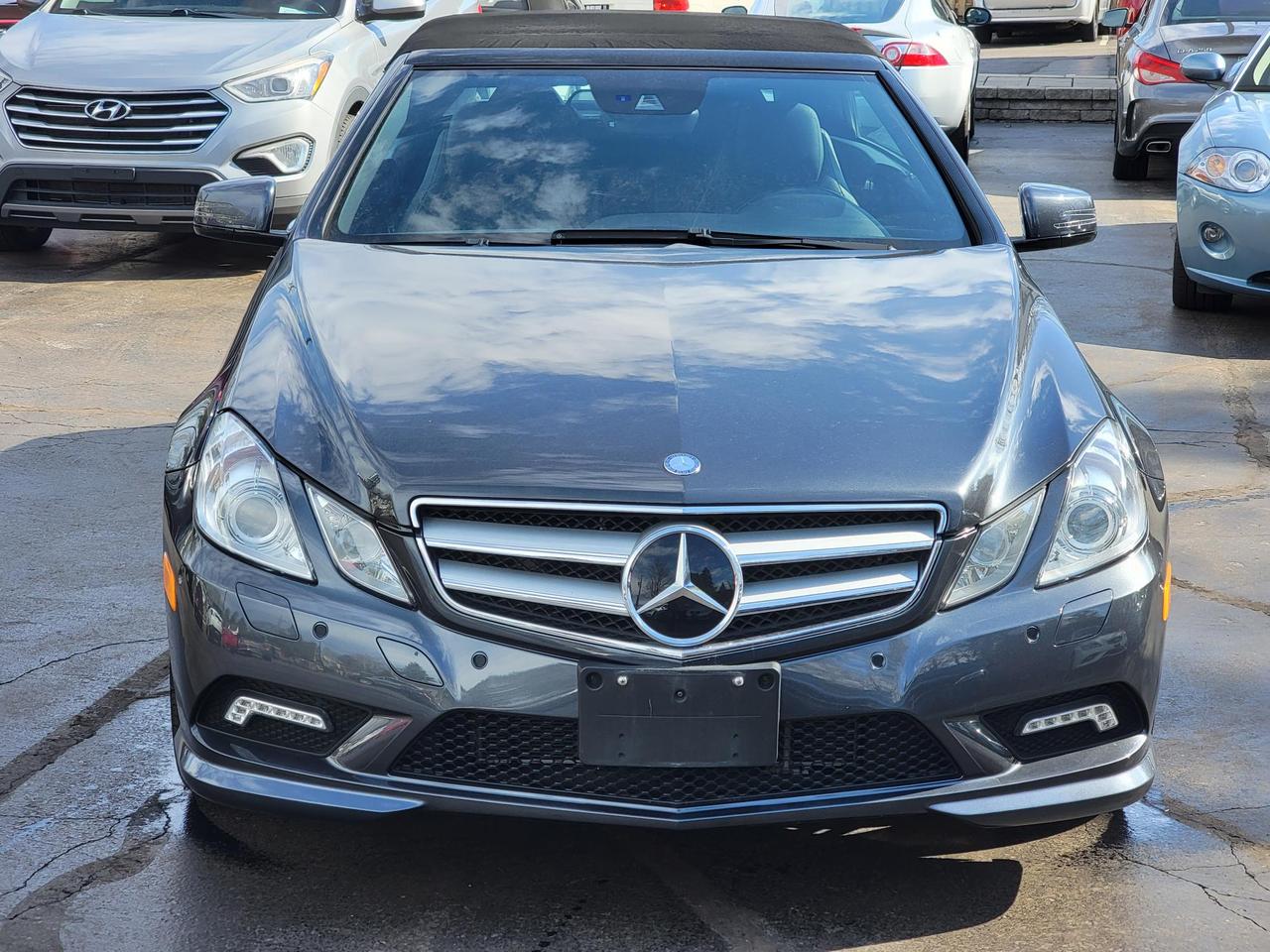2011 Mercedes-Benz E-Class 2dr Cabriolet E 550 RWD Photo2